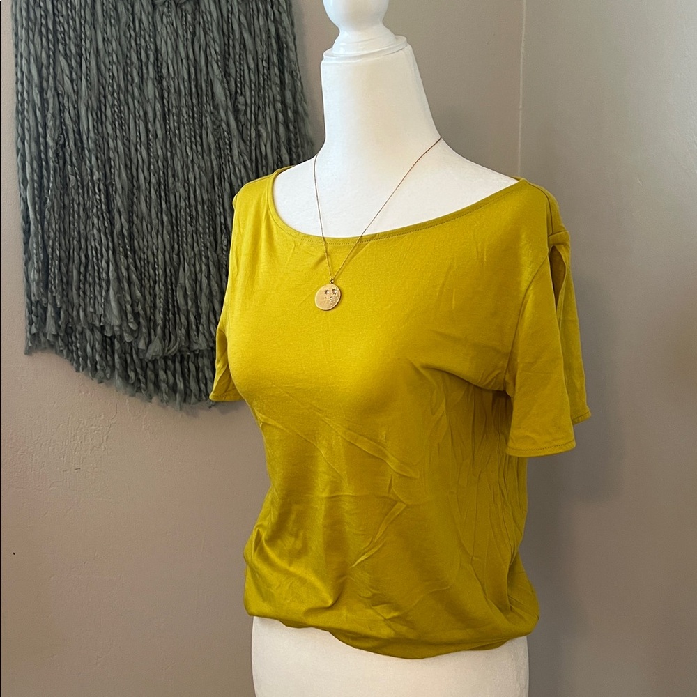 LOFT Mustard Short Sleeve Top sz XS